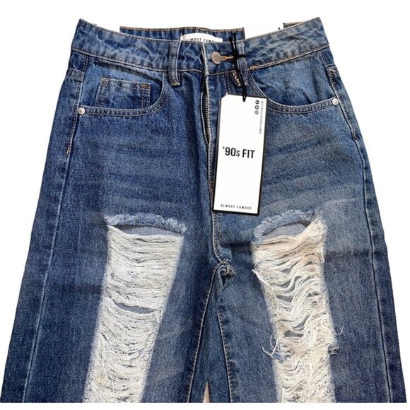 (23821) NWT Almost Famous 90's Fit Wide Leg Jeans Women's Size 1 Distressed - Picture 7 of 7